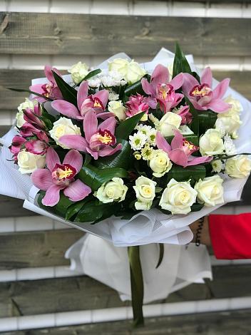 Букет цветов из: Розы и Хризантемы в Языково Республика Башкортостан